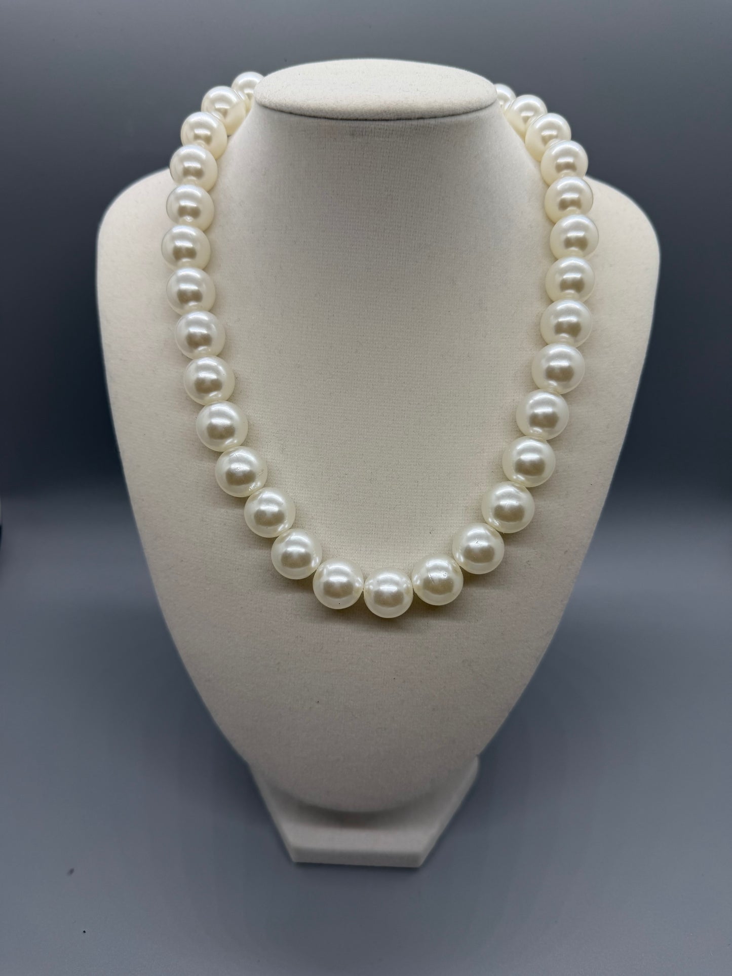 NECKLACE PEARLS CHUNKY
