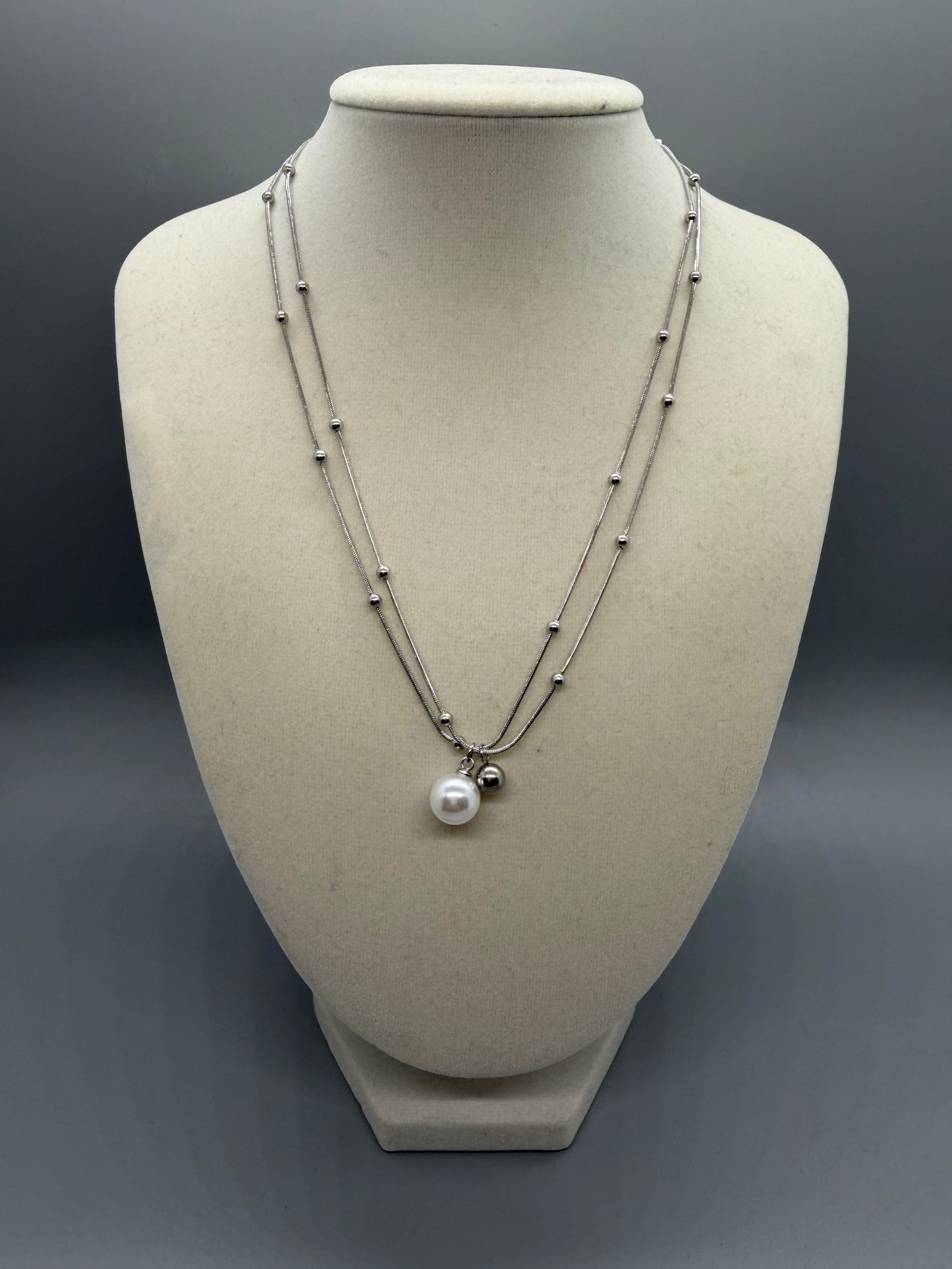 NECKLACE PEARL AND BALIN