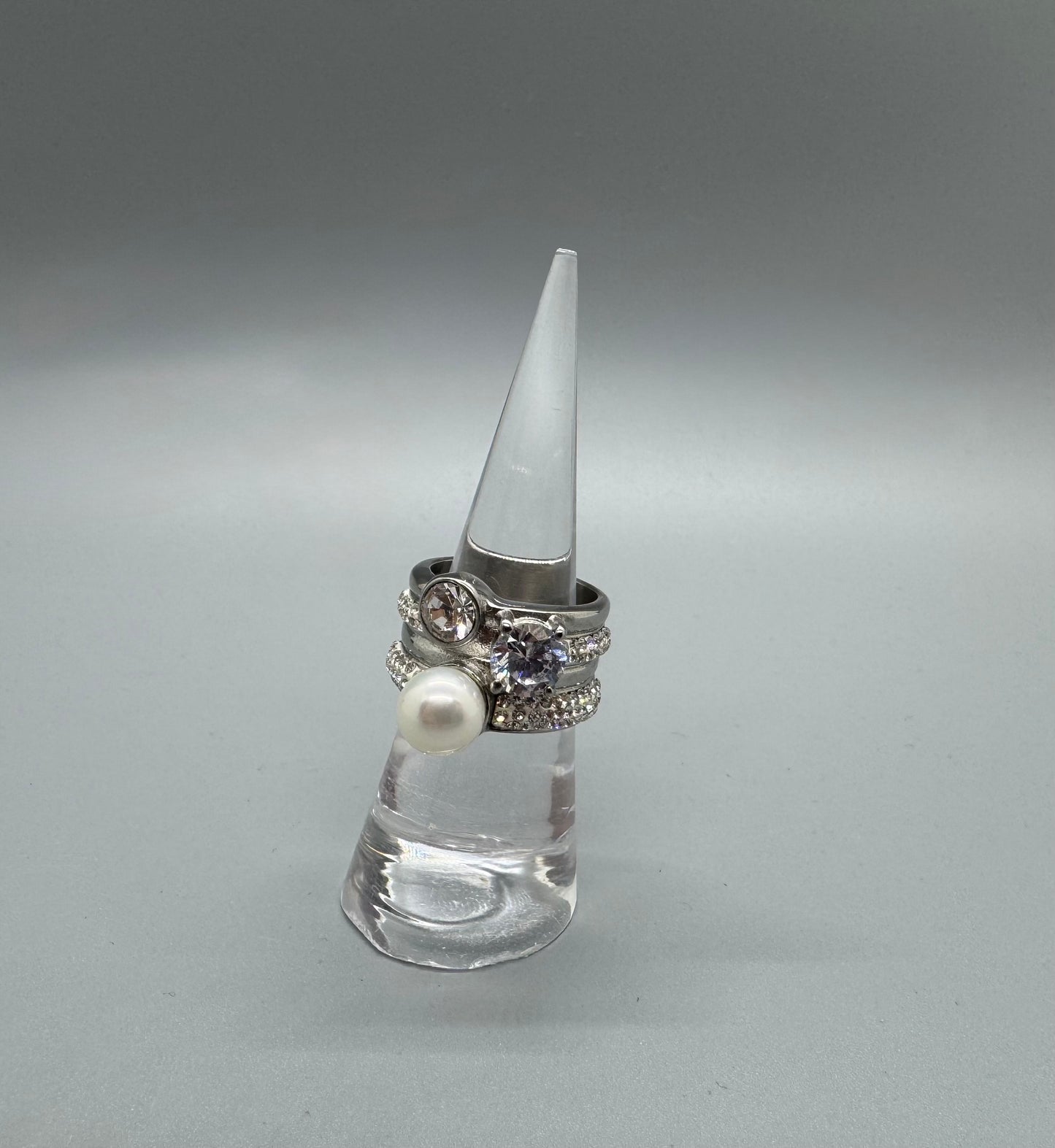 RING PEARLS AND BRILLIANTS
