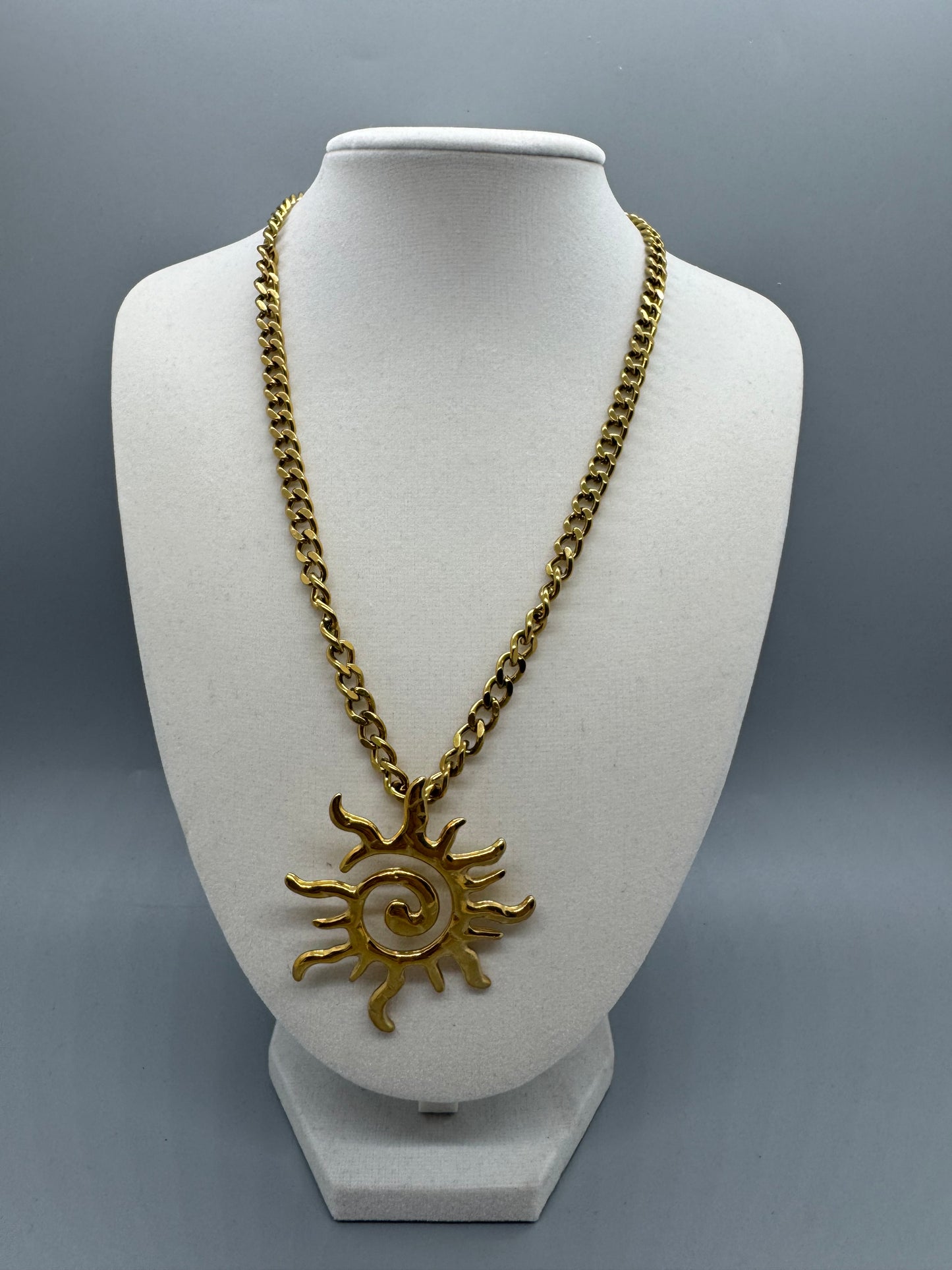 NECKLACE SUN GOLD