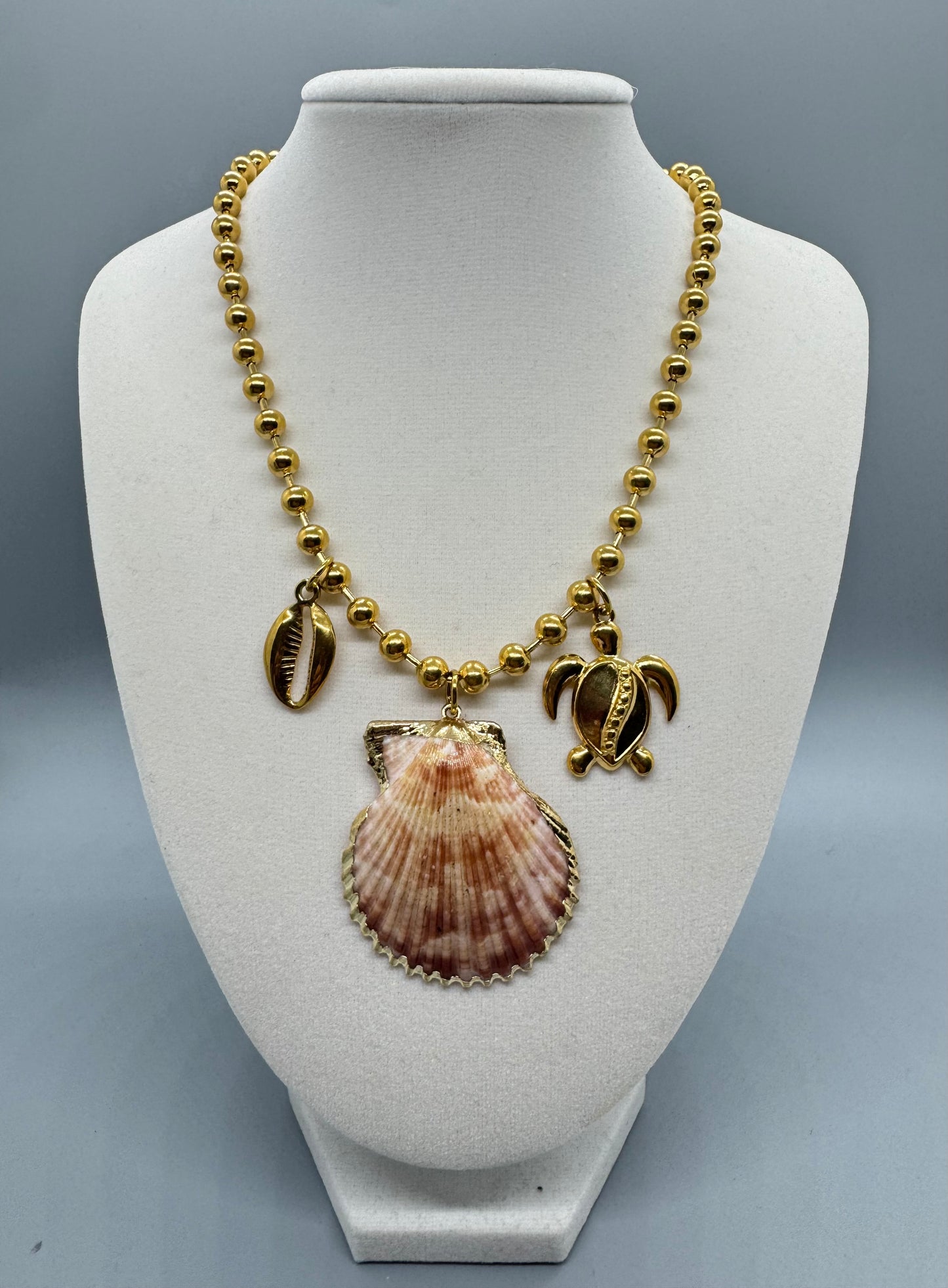 NECKLACE TURTLE AND SEA CHARMS