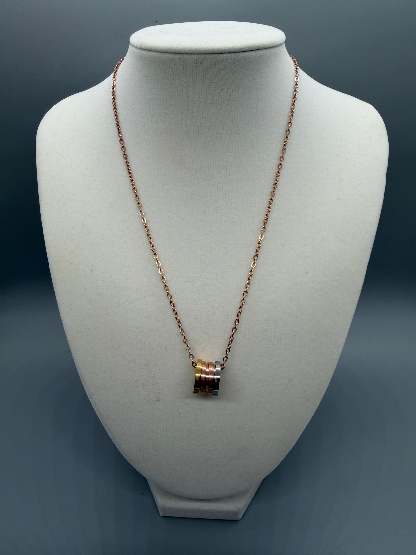 NECKLACE LUXURY BVL LOGO