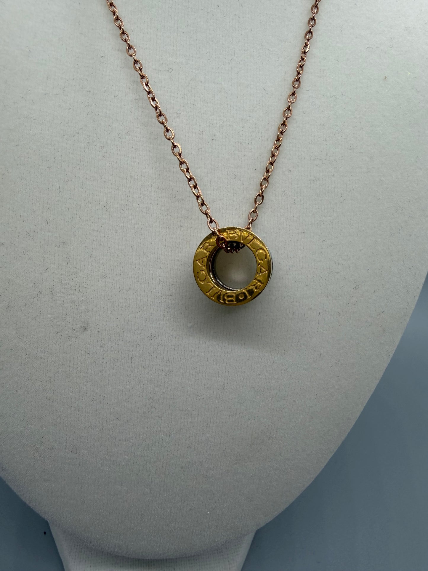 NECKLACE LUXURY BVL LOGO