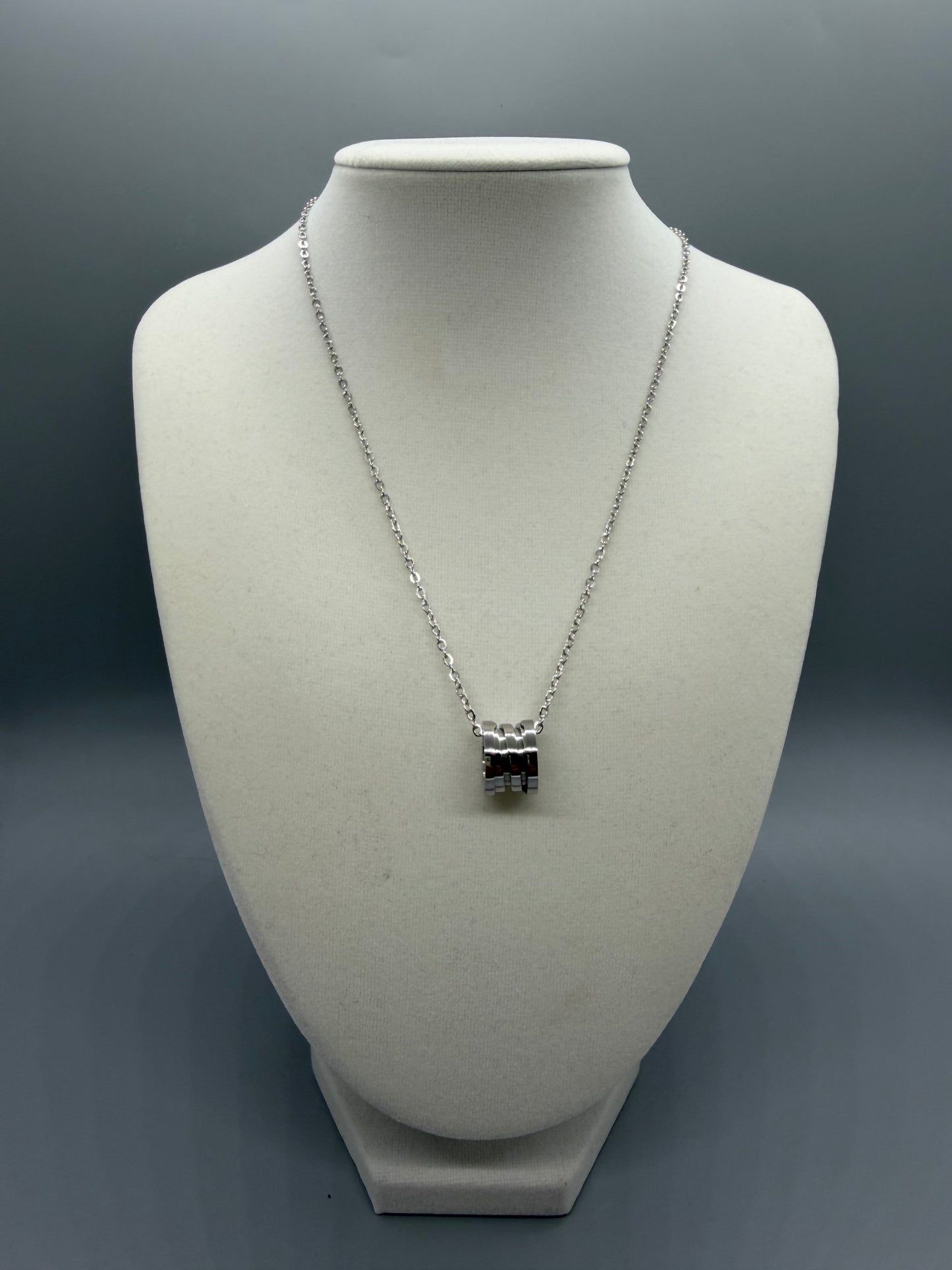NECKLACE LUXURY BVL LOGO