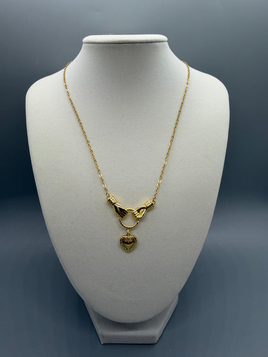 NECKLACE HANDS IN CIRCLE GOLD