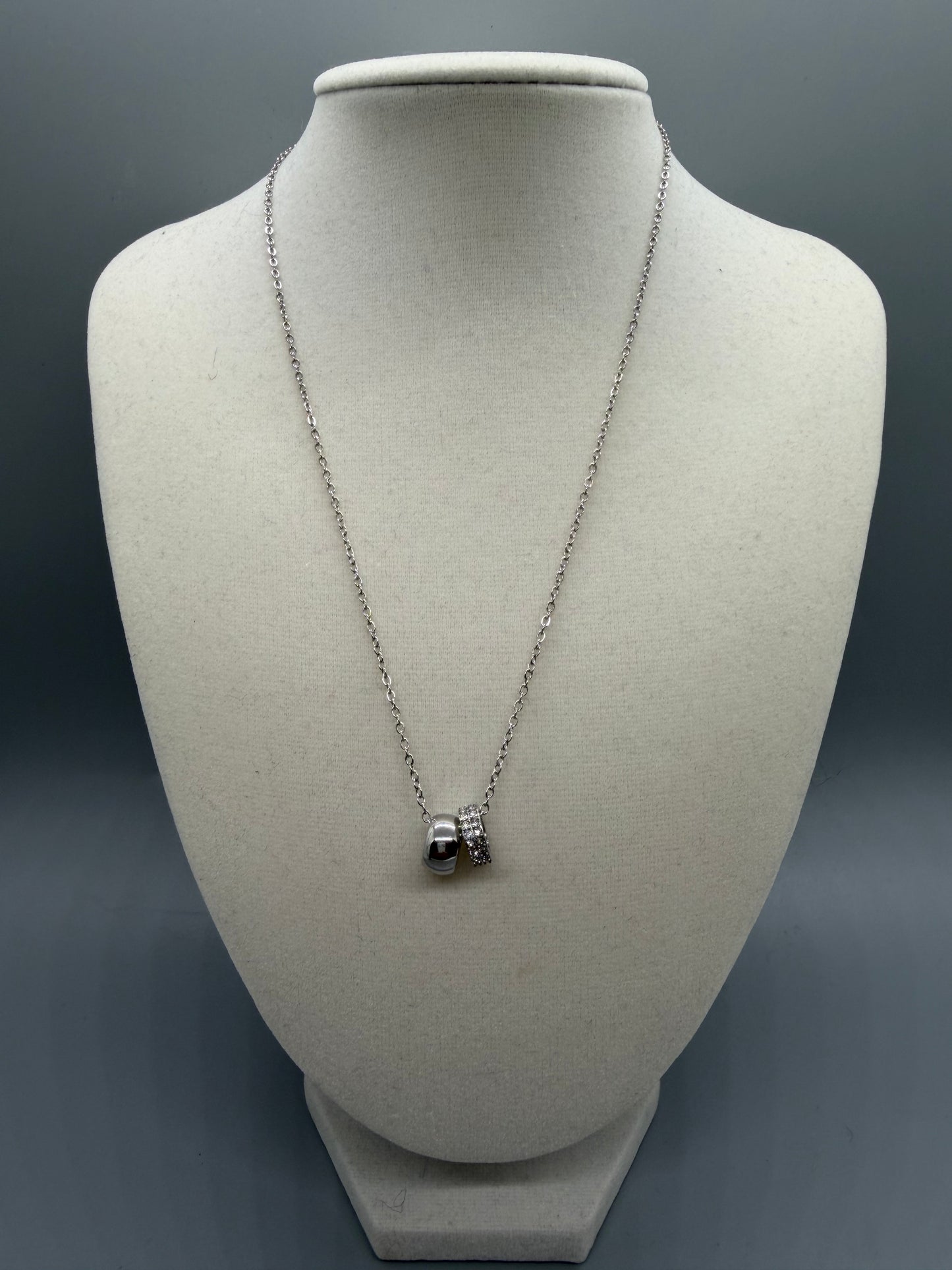 NECKLACE SILVER AND BRILLIANTS