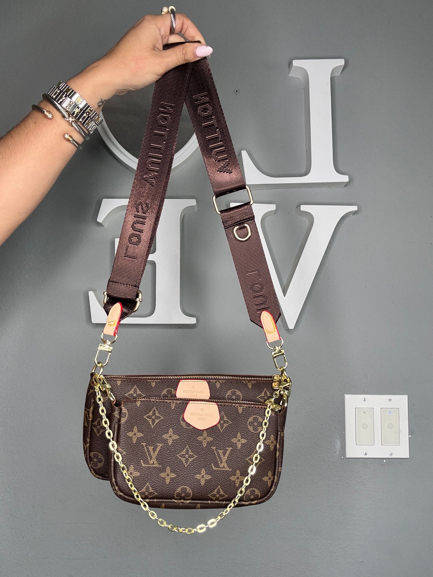 POCHETTE BAG BROWN
