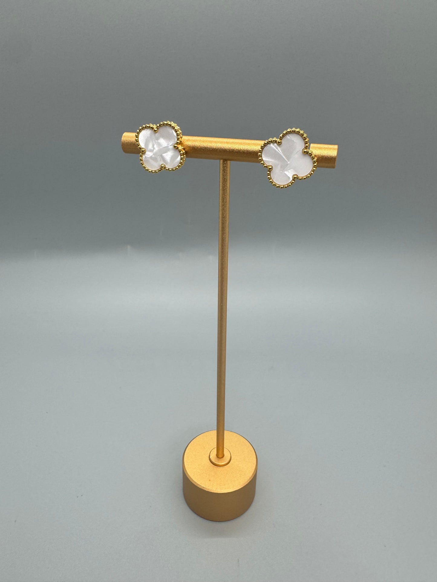 EARRING CLOVER WHITE