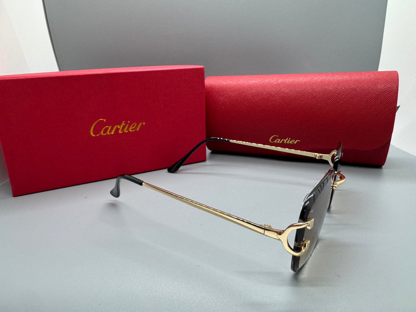 SUNGLASSES TIER INITIAL C